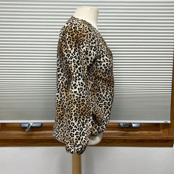 Sadie & Sage Cheetah Leopard Print Surplice V-Neck Long Sleeve Top - Picture 2 of 7